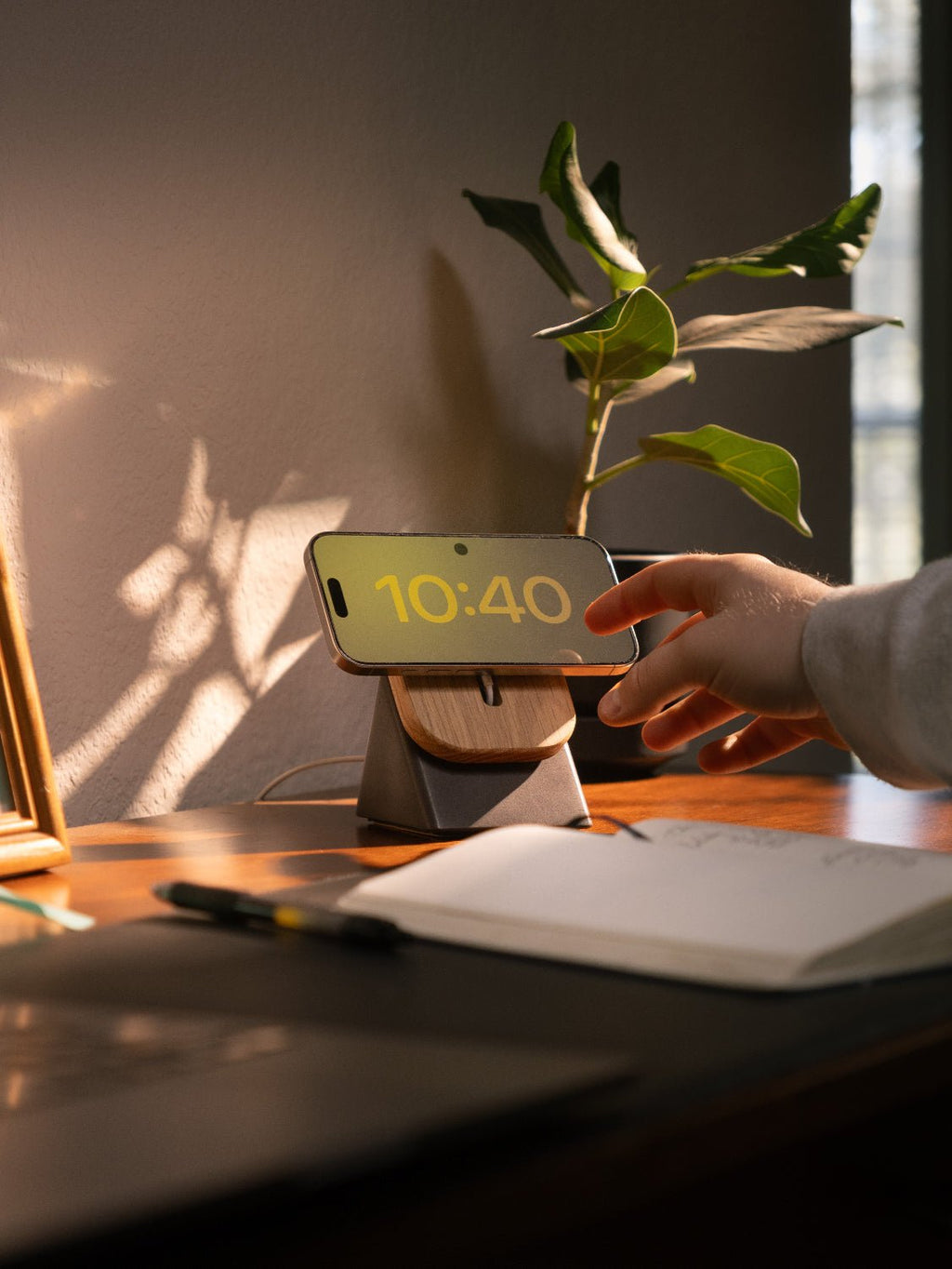 Upright MagSafe Stand  (Oak / Charcoal)