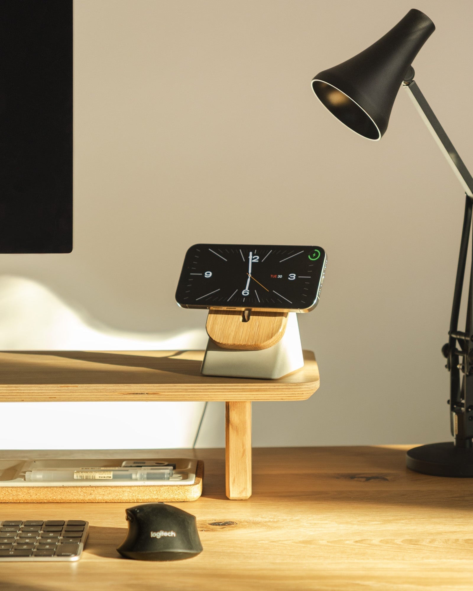 Upright MagSafe Stand  (Oak / Natural)