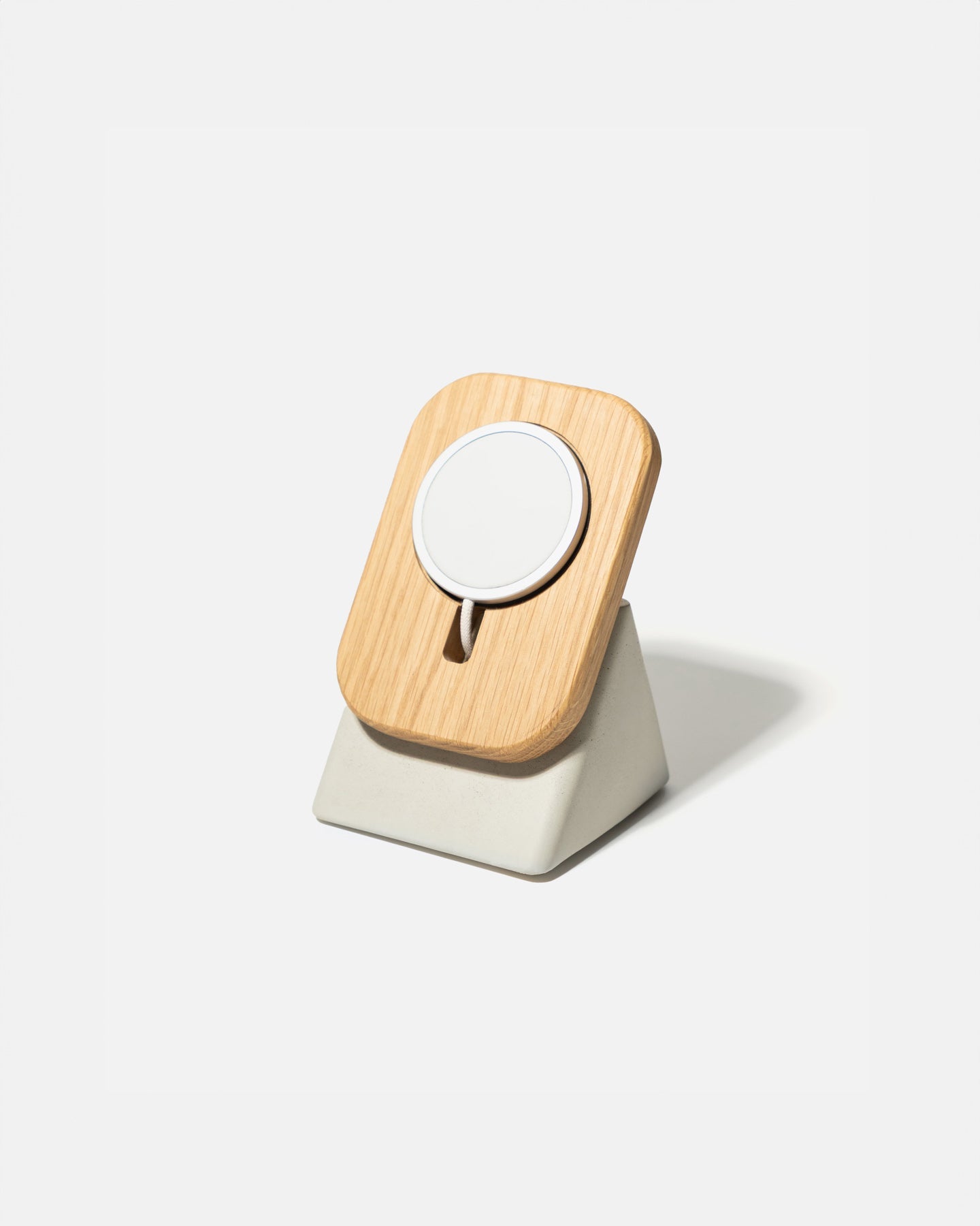Upright MagSafe Stand  (Oak / Natural)